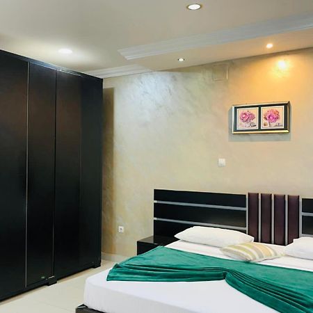 Class Hotel Brazzaville Esterno foto