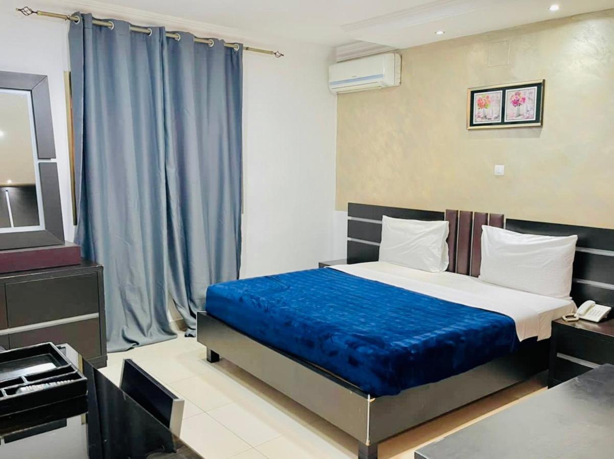 Class Hotel Brazzaville Esterno foto