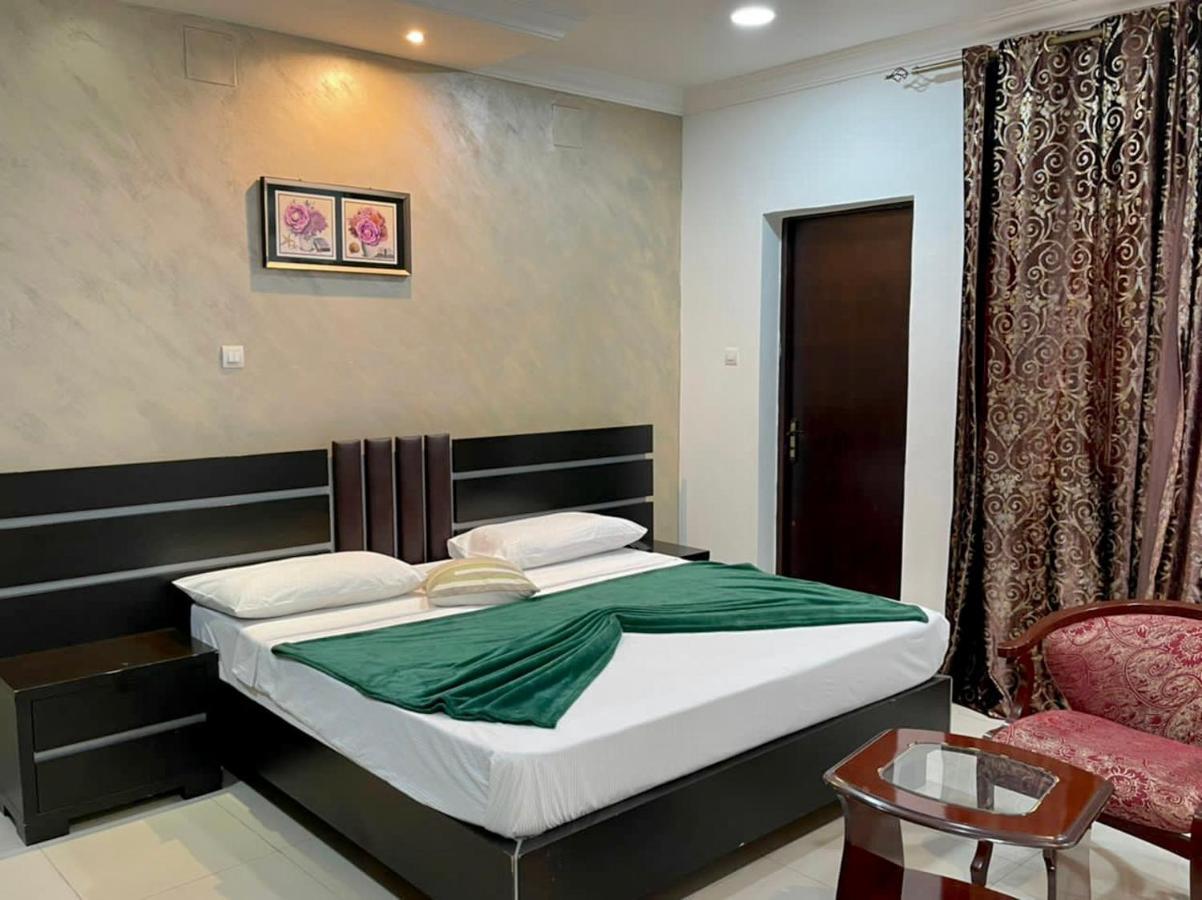 Class Hotel Brazzaville Esterno foto