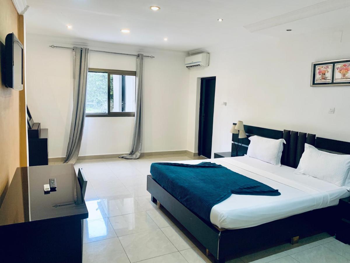 Class Hotel Brazzaville Esterno foto