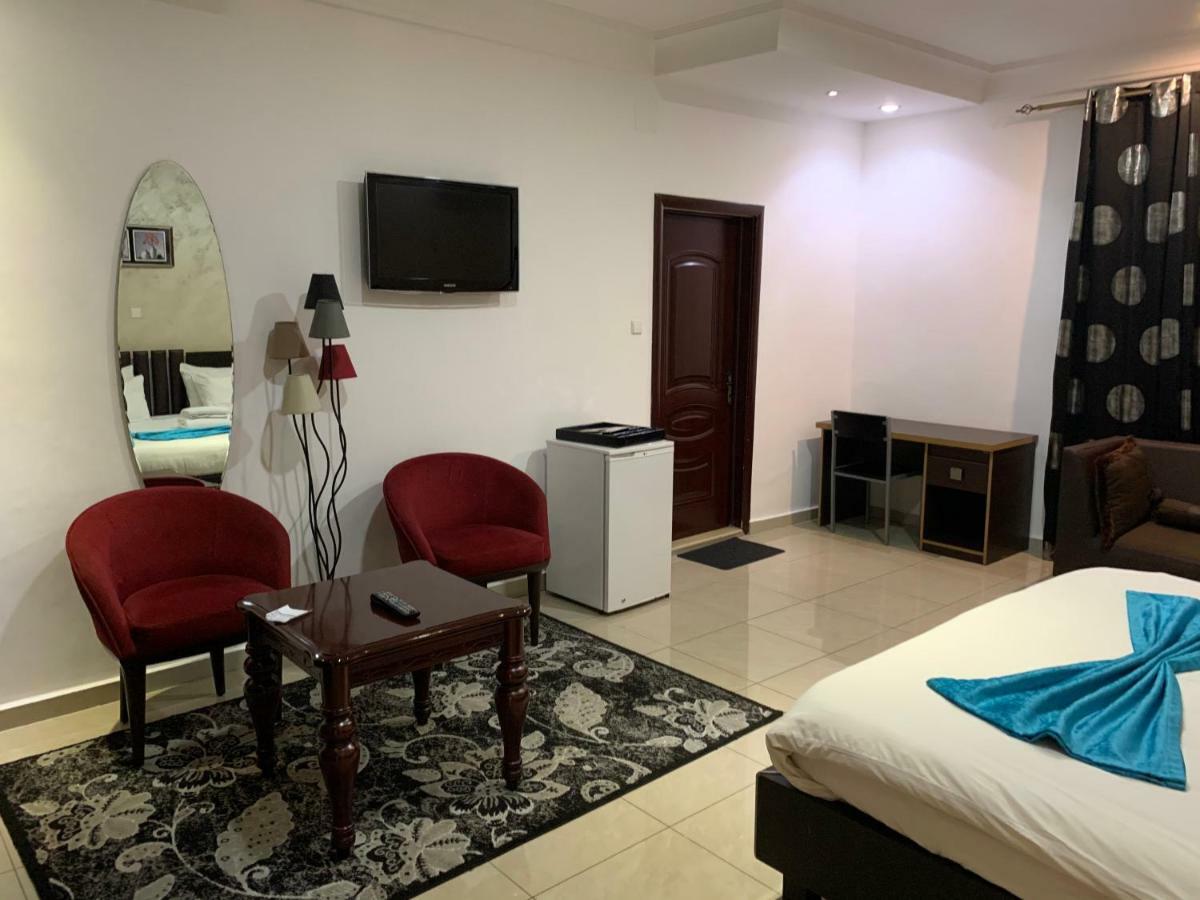 Class Hotel Brazzaville Esterno foto
