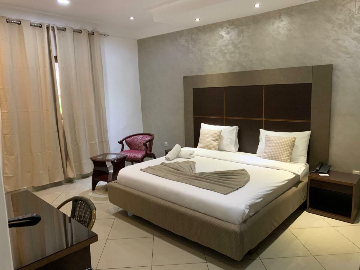Class Hotel Brazzaville Esterno foto