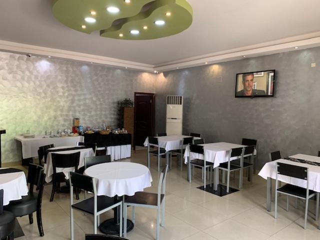 Class Hotel Brazzaville Esterno foto