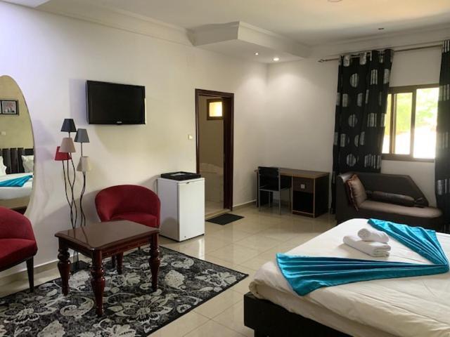 Class Hotel Brazzaville Esterno foto